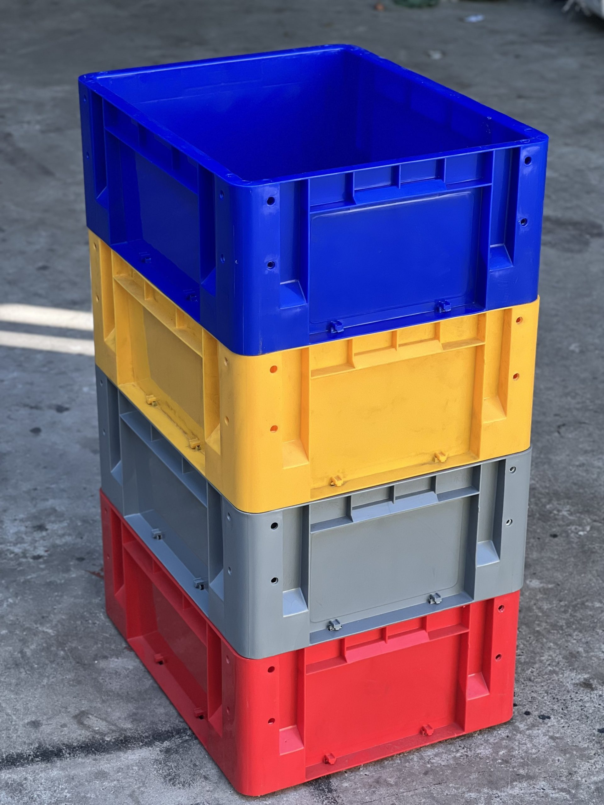 Thùng nhựa HA001 Hòa An – thiết kế chắc chắn, chất liệu bền bỉ.