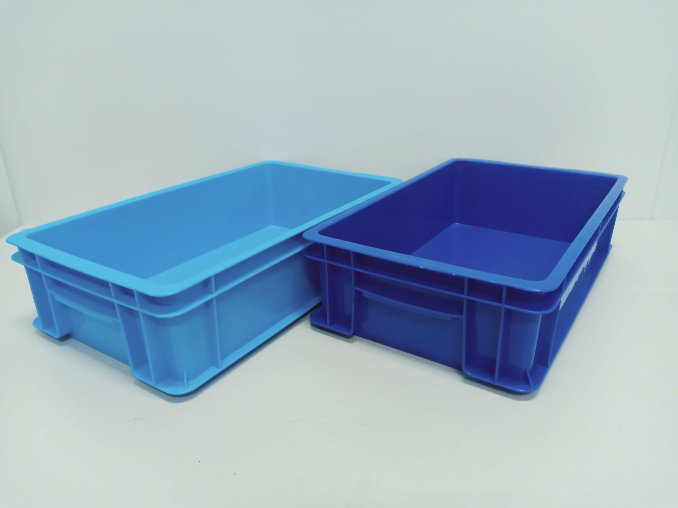 Thùng nhựa B2 bằng nhựa PP nguyên sinh, màu xanh, dùng chứa linh kiện