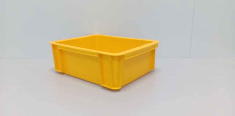 Cận cảnh thành thùng nhựa B7 dày dặn, chịu lực tốt