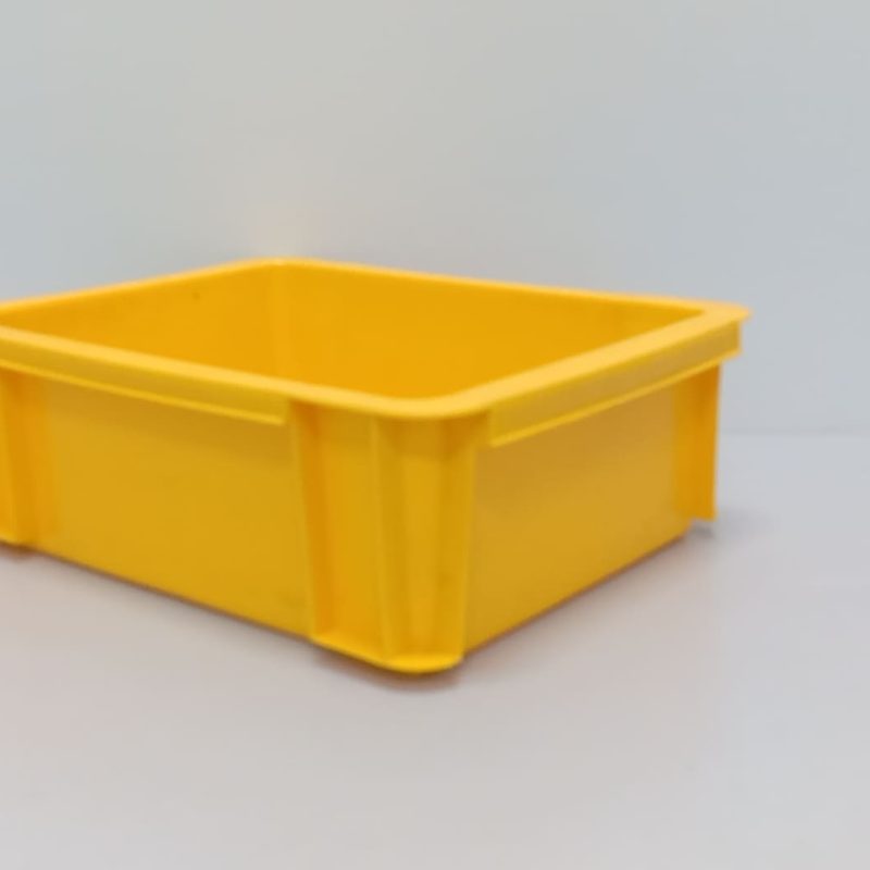 Cận cảnh thành thùng nhựa B7 dày dặn, chịu lực tốt